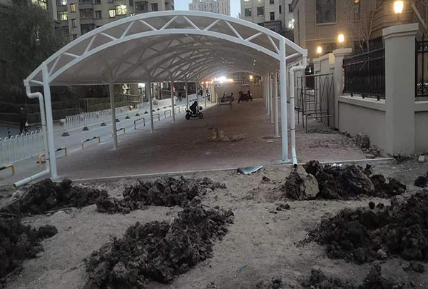 長(zhǎng)春膜結(jié)構(gòu)的膜頂怎么才能不易積雪！