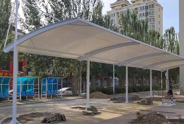 長(zhǎng)春膜結(jié)構(gòu)車棚如何預(yù)防積水