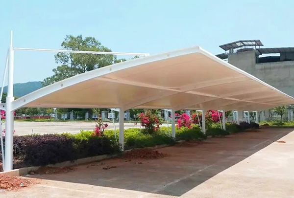 遮陽設施張拉膜建筑的膜結構設計制作施工特點